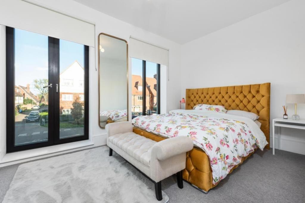 Amazing New Built Townhouse With Garden In London Villa Hendon Exterior photo
